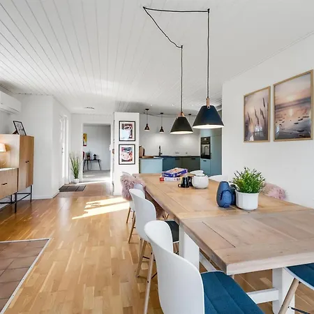 - 300m From The Sea By Interhome