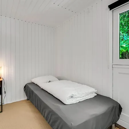 Ferienhaus - 300m From The Sea By Interhome