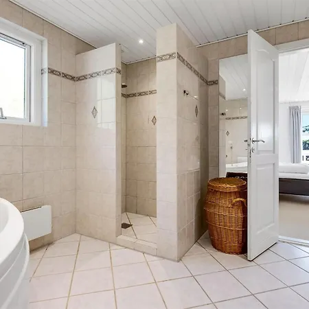 Ferienhaus - 300m From The Sea By Interhome *